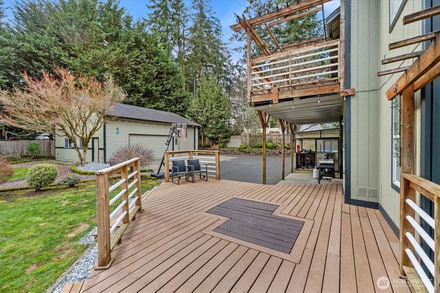 17018 45th Street E, Lake Tapps, WA 98391