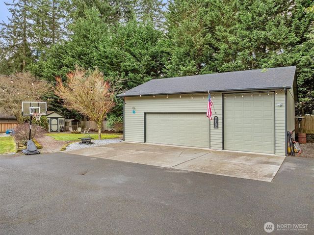 17018 45th Street E, Lake Tapps, WA 98391