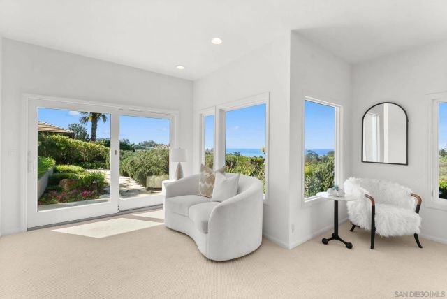 6984 Via Estrada, La Jolla, CA 92037