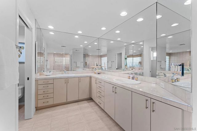 6984 Via Estrada, La Jolla, CA 92037