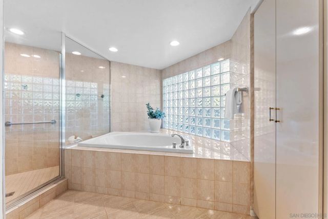 6984 Via Estrada, La Jolla, CA 92037