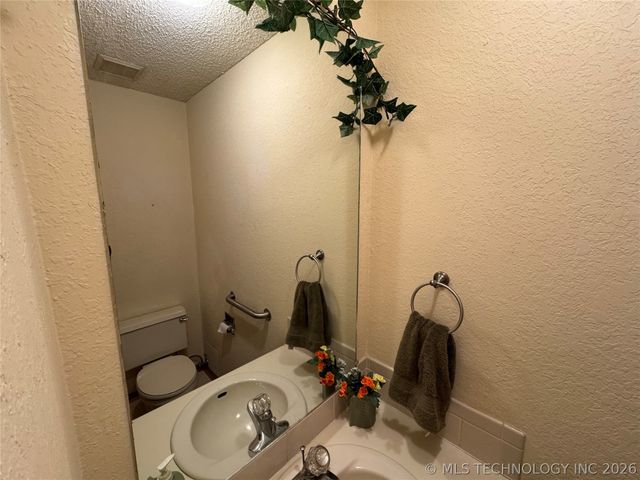 500 Garden Lane, Mcalester, OK 74501