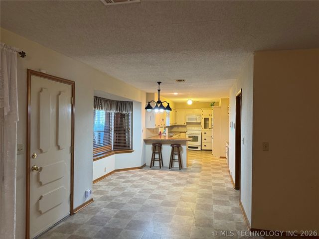 500 Garden Lane, Mcalester, OK 74501