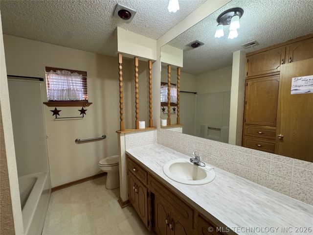 500 Garden Lane, Mcalester, OK 74501