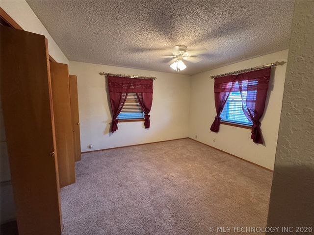 500 Garden Lane, Mcalester, OK 74501