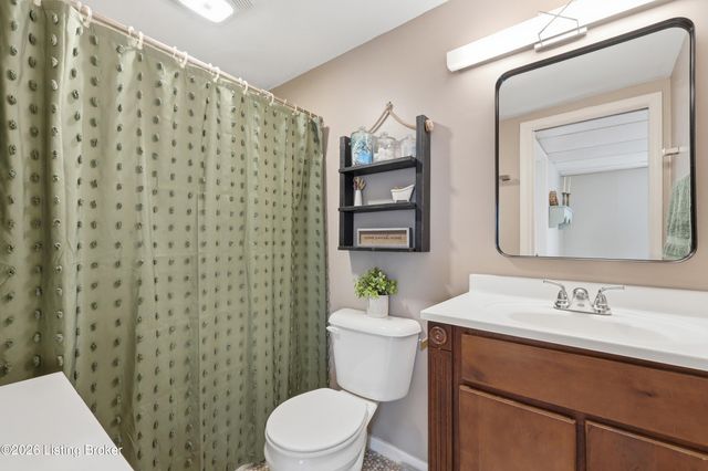 2619 Merhoff St, Louisville, KY 40217