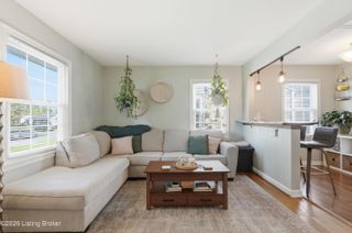 2619 Merhoff St, Louisville, KY 40217