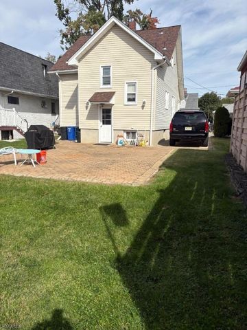 15 Pompton Ave, Woodland Park, NJ 07424