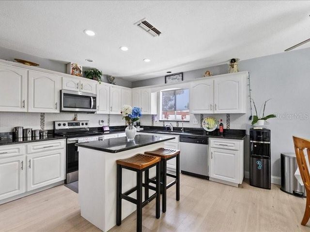 10903 LANDON LANE, Tampa, FL 33635
