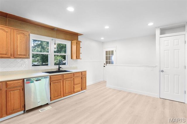 419 Woodbridge Drive, St Charles, MO 63303