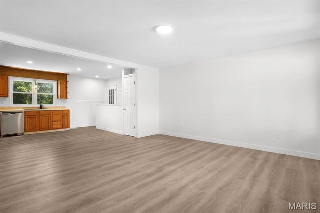 419 Woodbridge Drive, St Charles, MO 63303