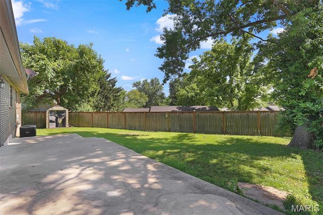 419 Woodbridge Drive, St Charles, MO 63303