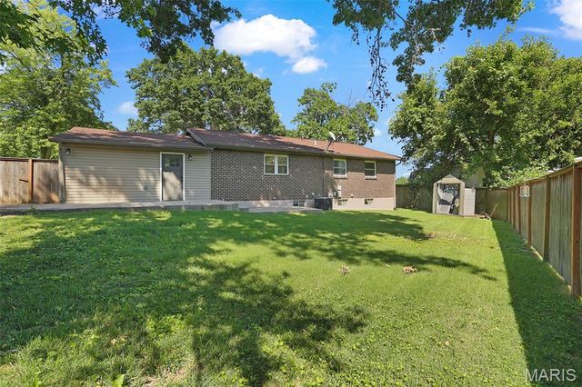 419 Woodbridge Drive, St Charles, MO 63303