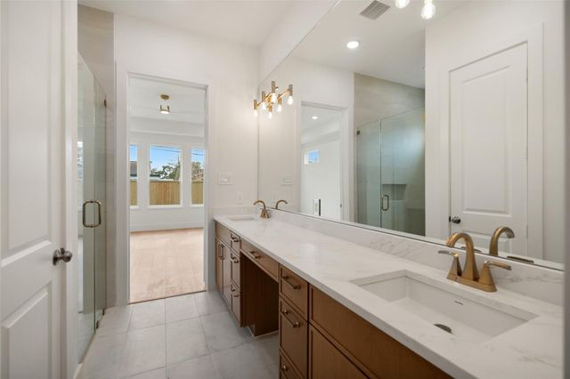 8521 Friendship Road, Houston, TX 77080