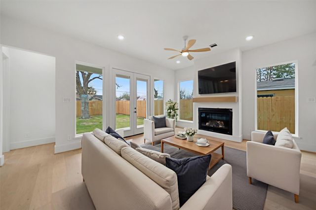 8521 Friendship Road, Houston, TX 77080