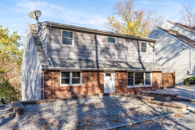 29 Potter Lane, Halesite, NY 11743