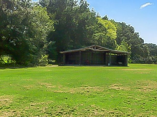 19331 E LEVY STREET, Williston, FL 32696