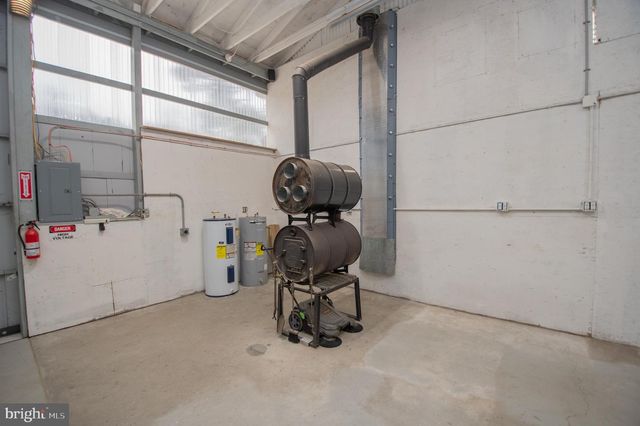 8165 W LINE RD, Delmar, DE 19940