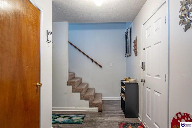 2630 Lake Road North, Radcliff, KY 40160