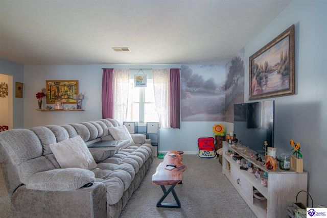 2630 Lake Road North, Radcliff, KY 40160