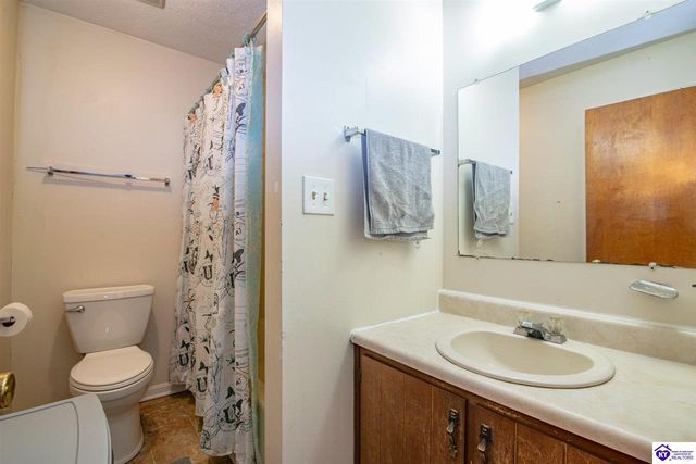 2630 Lake Road North, Radcliff, KY 40160