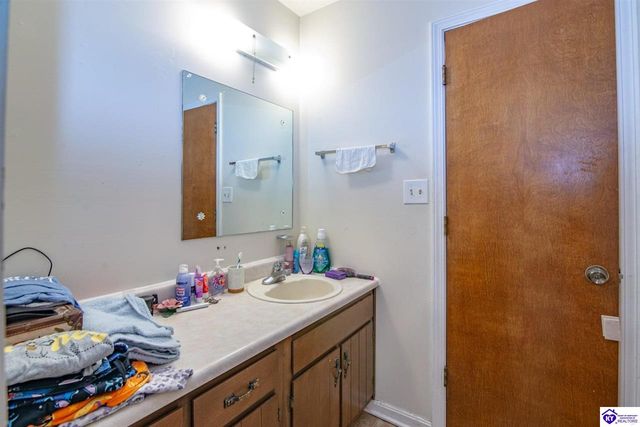 2630 Lake Road North, Radcliff, KY 40160