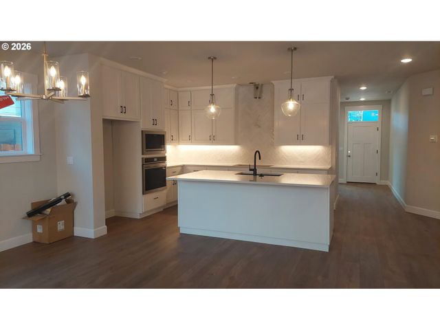 16438 Sw CAMBRIDGE Ln, Portland, OR 97224