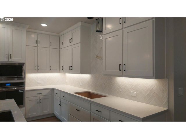 16438 Sw CAMBRIDGE Ln, Portland, OR 97224
