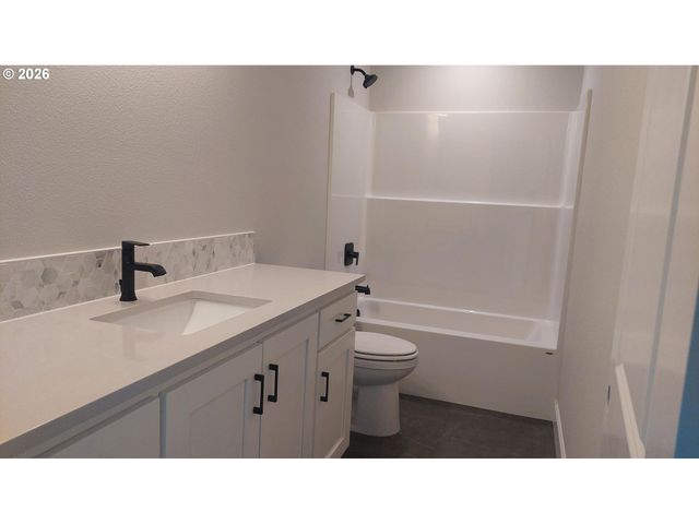 16438 Sw CAMBRIDGE Ln, Portland, OR 97224