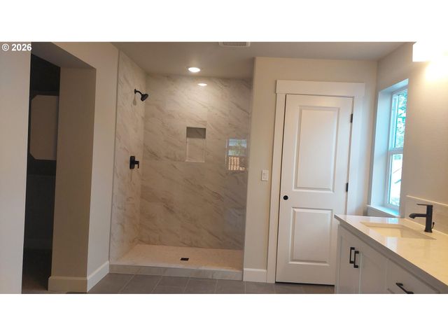 16438 Sw CAMBRIDGE Ln, Portland, OR 97224