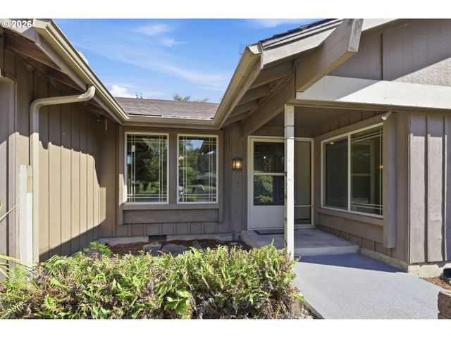 1215 RIO GLEN Dr, Eugene, OR 97401