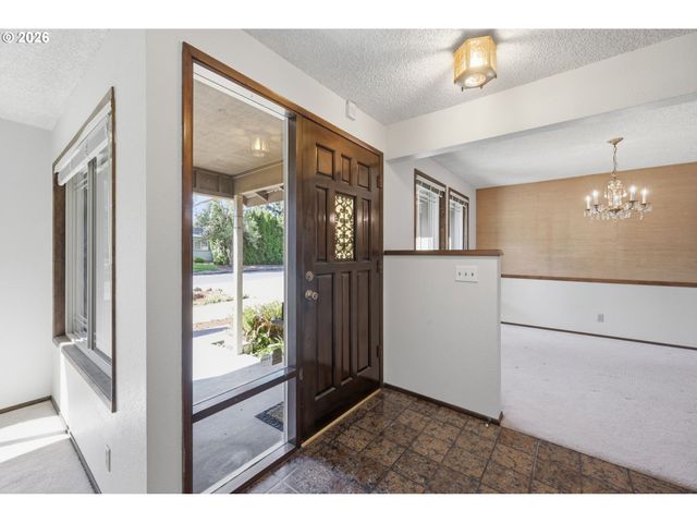 1215 RIO GLEN Dr, Eugene, OR 97401