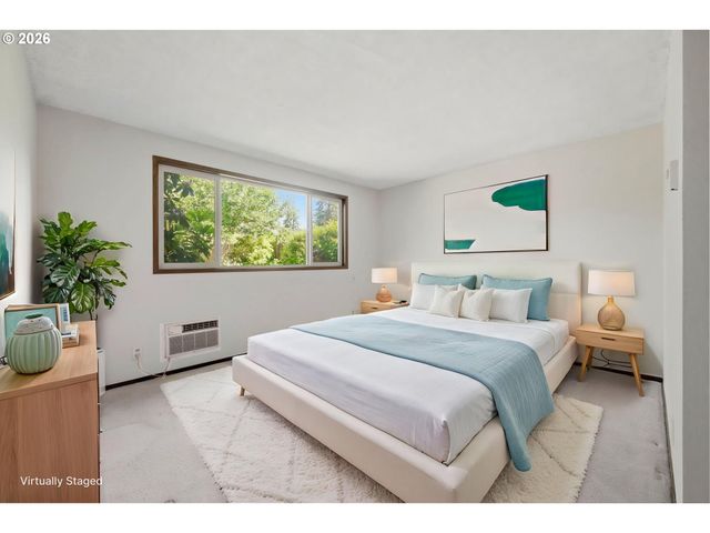 1215 RIO GLEN Dr, Eugene, OR 97401