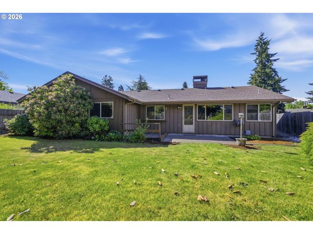 1215 RIO GLEN Dr, Eugene, OR 97401