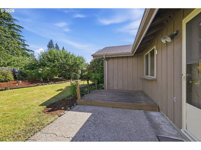 1215 RIO GLEN Dr, Eugene, OR 97401