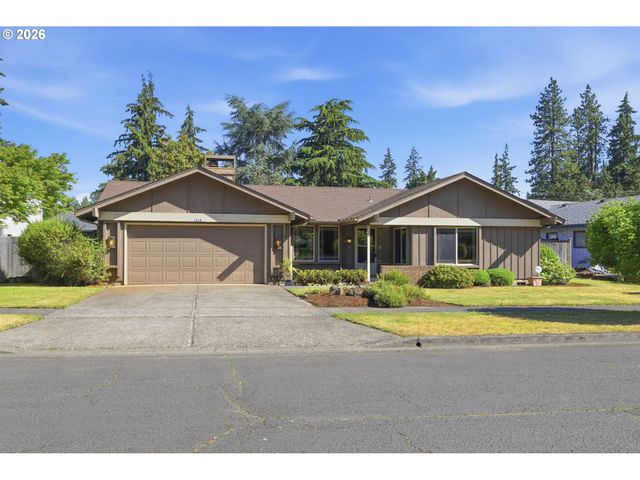 1215 RIO GLEN Dr, Eugene, OR 97401