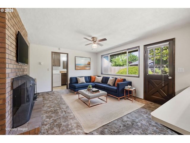 1215 RIO GLEN Dr, Eugene, OR 97401
