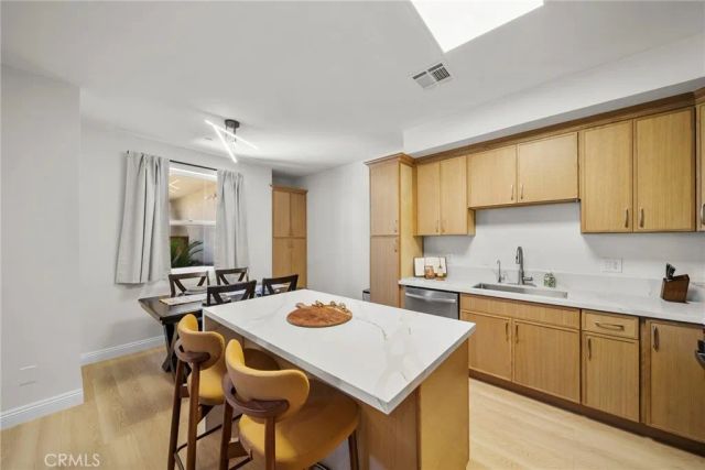 7132 Farralone 205, Canoga Park, CA 91303