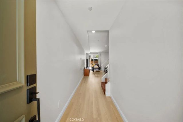 7132 Farralone 205, Canoga Park, CA 91303