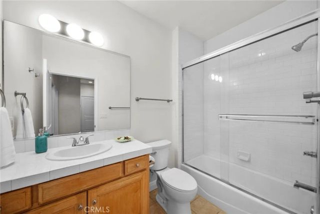 7132 Farralone 205, Canoga Park, CA 91303