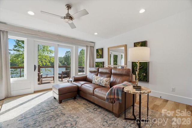 984 Eagle Lake Drive, Brevard, NC 28712