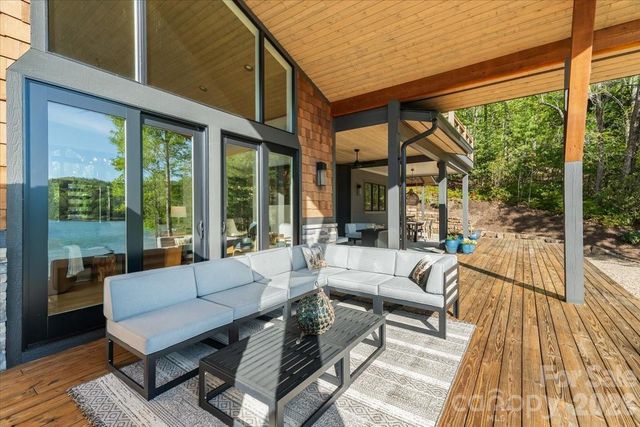 984 Eagle Lake Drive, Brevard, NC 28712