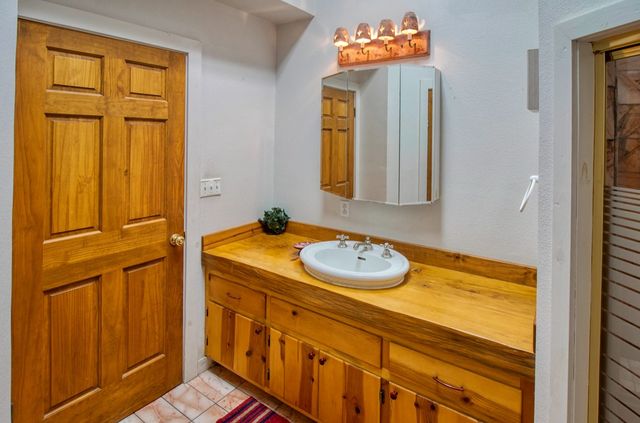 190 Bluebonnet Dr, Concan, TX 78838