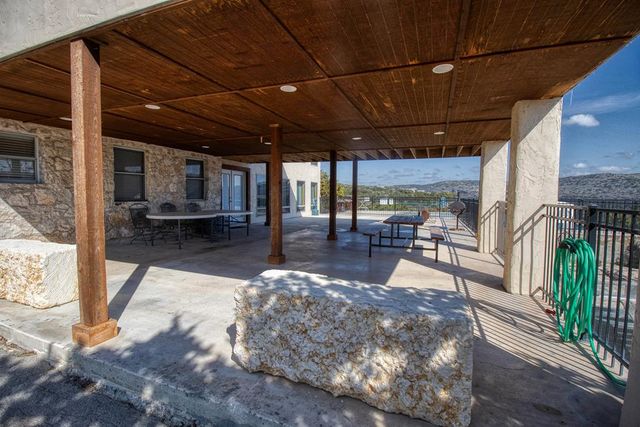 210 Bluebonnet Dr, Concan, TX 78838