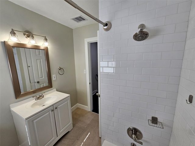 3332 Blodgett Street, Houston, TX 77004