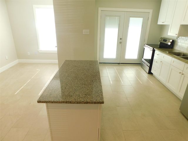 3332 Blodgett Street, Houston, TX 77004