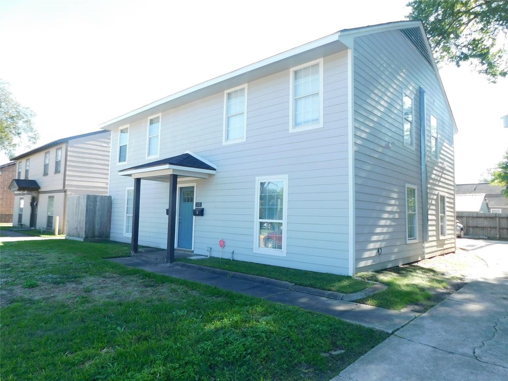 3332 Blodgett Street, Houston, TX 77004