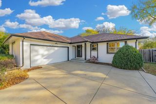 942 S Cooper St, Wichita, KS 67207