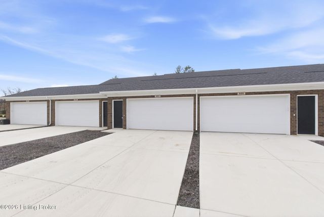 604 Burnett Farm Ln, Douglass Hills, KY 40243