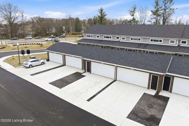 604 Burnett Farm Ln, Douglass Hills, KY 40243